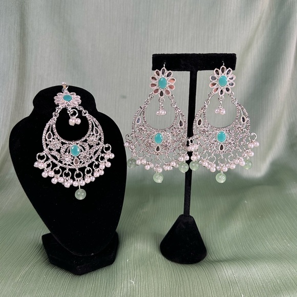 Beautiful Silver With Sky Blue Gems And Pearls Earrings And Tikka Set. - Picture 1 of 7